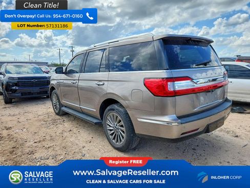 Used 2018 Lincoln Navigator Premiere RWD image 3