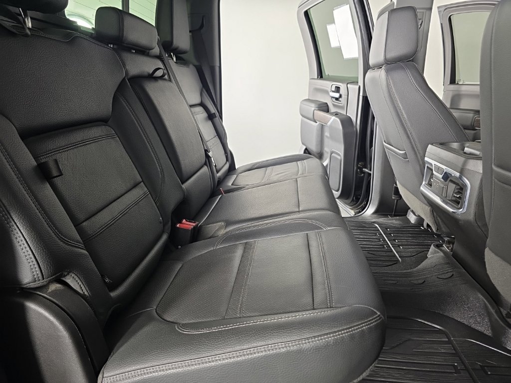 Used 2023 GMC Sierra 2500 Denali w/ Denali Ultimate Package AWD/4WD image 39