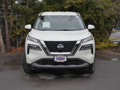 Certified 2022 Nissan Rogue SV image 9