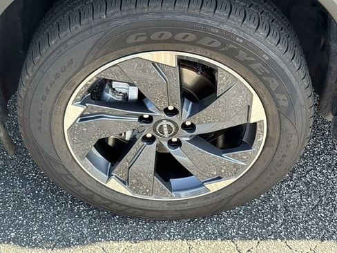 Used 2026 Nissan Rogue SV FWD image 28