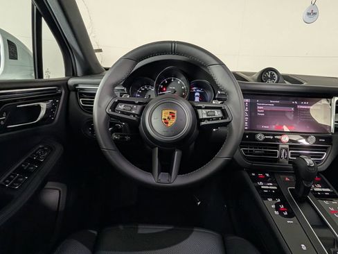 New 2026 Porsche Macan image 22