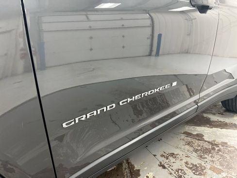 Used 2023 Jeep Grand Cherokee L Laredo w/ Luxury Tech Group I AWD/4WD image 26