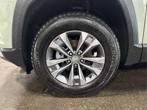 Used 2026 Chevrolet Equinox LT AWD/4WD image 24