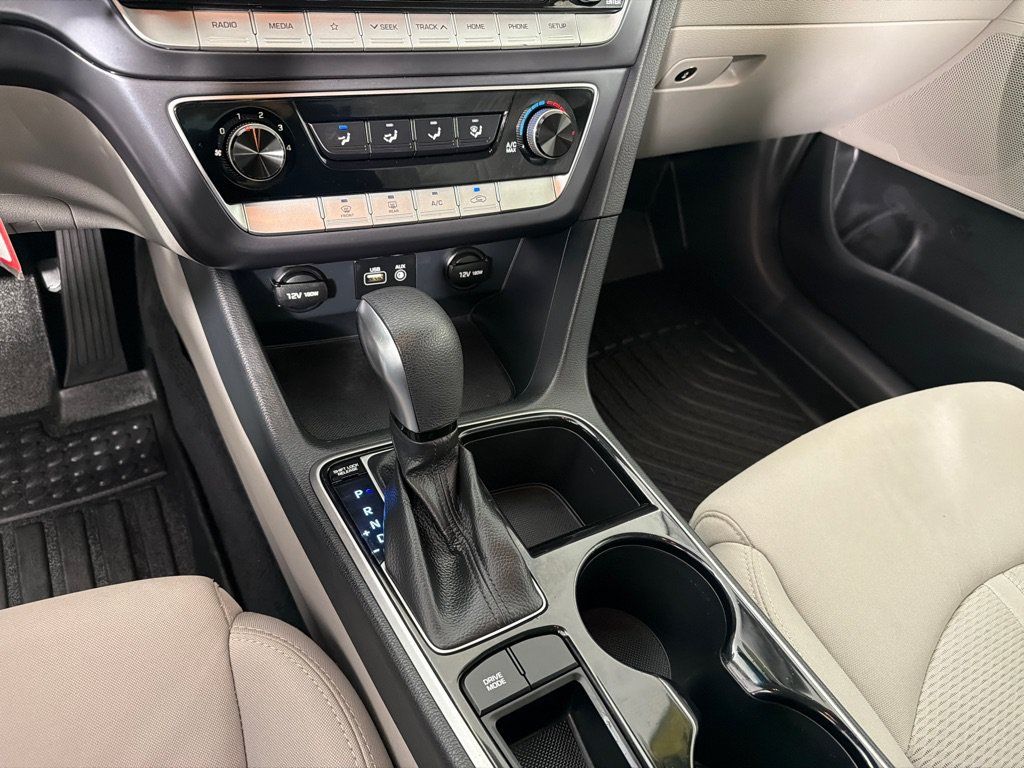 Used 2018 Hyundai Sonata SE FWD image 17