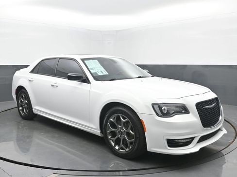 Used 2017 Chrysler 300 S w/ S Model Appearance Package AWD/4WD image 7