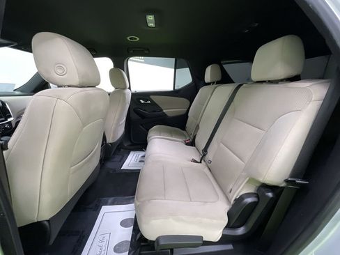 Used 2022 Chevrolet Traverse LS image 25