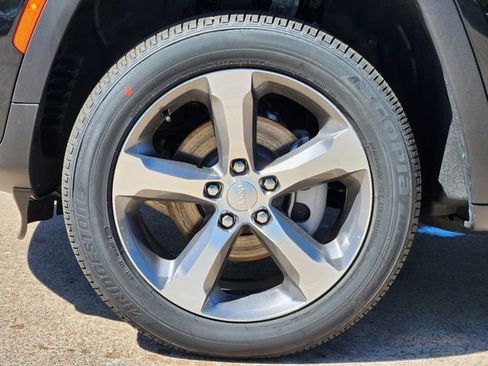 New 2026 Jeep Grand Cherokee Limited w/ Luxury Tech Group II image 7