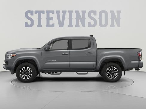 Used 2021 Toyota Tacoma TRD Sport w/ TRD Premium Sport Package AWD/4WD image 3