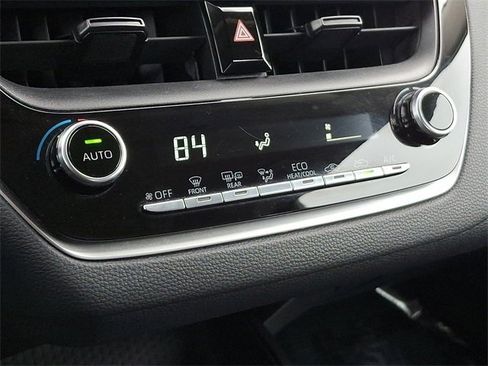 Used 2021 Toyota Corolla LE w/ Carpet Mat Package (TMS) image 17