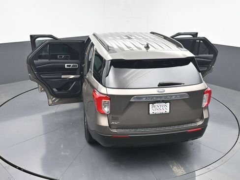 Used 2021 Ford Explorer XLT RWD image 45