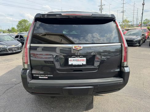 Used 2019 Cadillac Escalade Luxury image 8