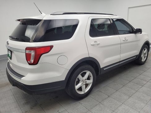 Used 2018 Ford Explorer XLT w/ Equipment Group 202A FWD image 9