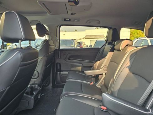 New 2026 Honda Odyssey Touring image 19