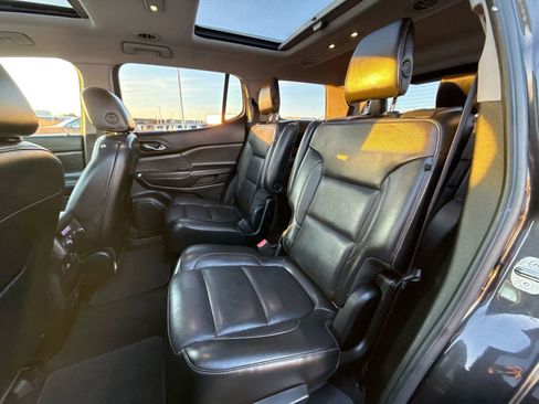 Used 2019 GMC Acadia SLT image 24