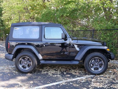 Used 2022 Jeep Wrangler Sport image 9