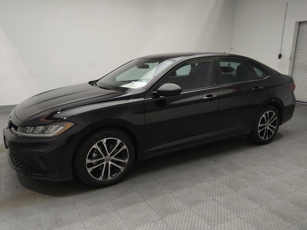 Used 2025 Volkswagen Jetta Sport FWD image 2