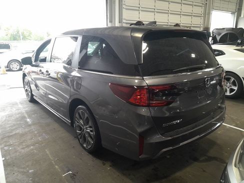 Used 2026 Honda Odyssey Touring image 2