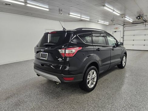 Used 2018 Ford Escape SE w/ SE Sync 3 Package FWD image 4
