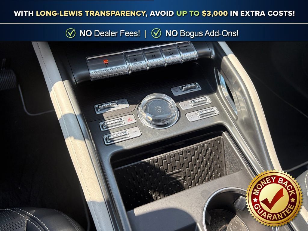 Used 2025 Lincoln Nautilus Reserve AWD/4WD image 30