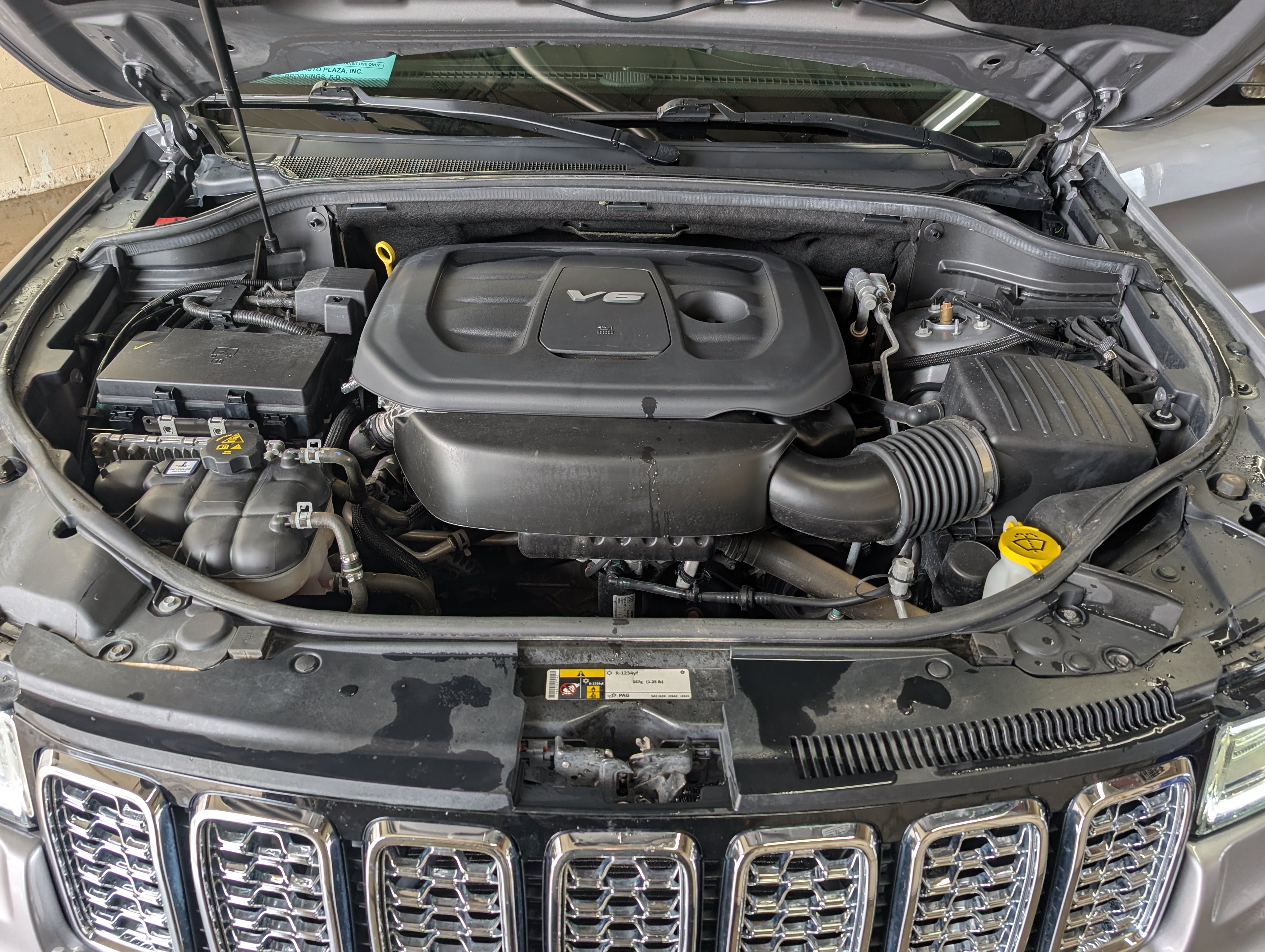 Used 2019 Jeep Grand Cherokee Overland AWD/4WD image 5