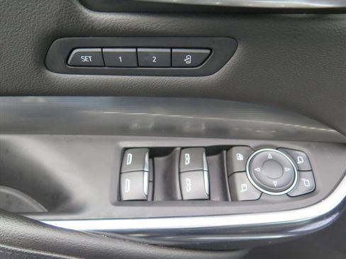 Used 2025 Cadillac XT4 Premium Luxury image 10