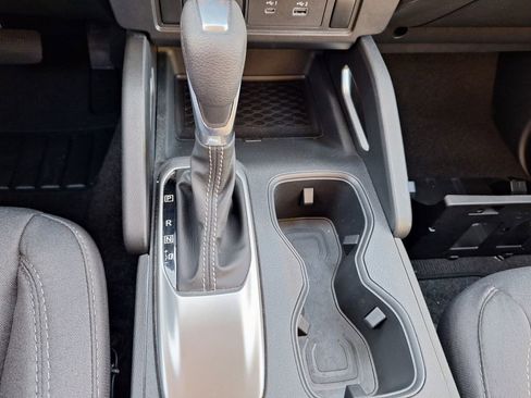 Used 2025 Nissan Frontier SV image 18