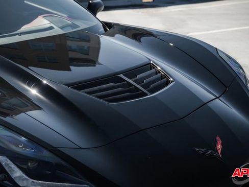 Used 2015 Chevrolet Corvette Z06 w/ 3LZ Preferred Equipment Group image 28