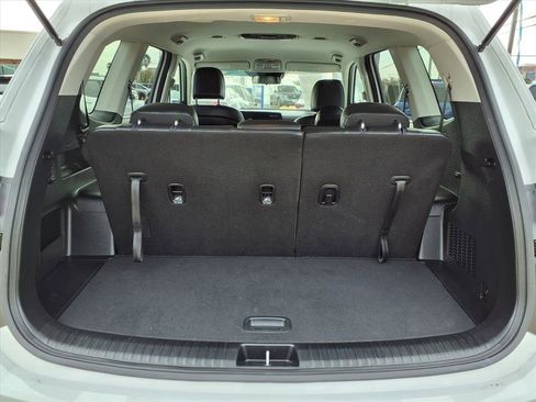 Used 2025 Kia Telluride LX image 10