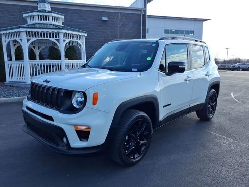 Used 2022 Jeep Renegade Altitude w/ Convenience Group AWD/4WD image 2