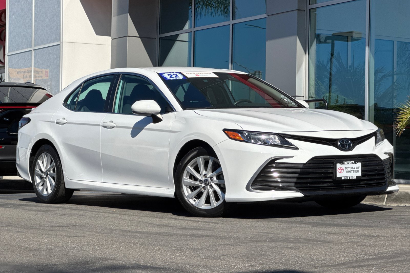 Used 2022 Toyota Camry LE w/ Carpet Mat Package (TMS) FWD image 2