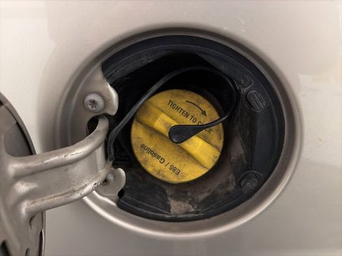 Used 2013 Chrysler Town & Country Touring image 40