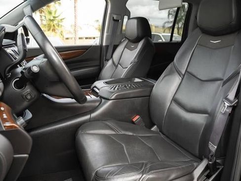 Used 2017 Cadillac Escalade ESV Premium Luxury image 16