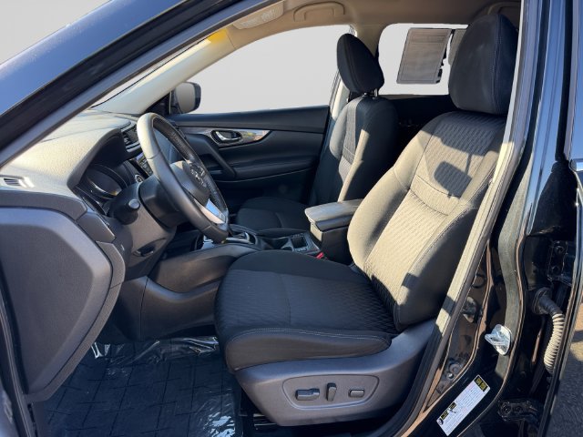 Used 2018 Nissan Rogue SV w/ Premium Package FWD image 10