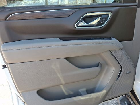 Certified 2023 Chevrolet Suburban Z71 w/ Z71 Off-Road Package image 13