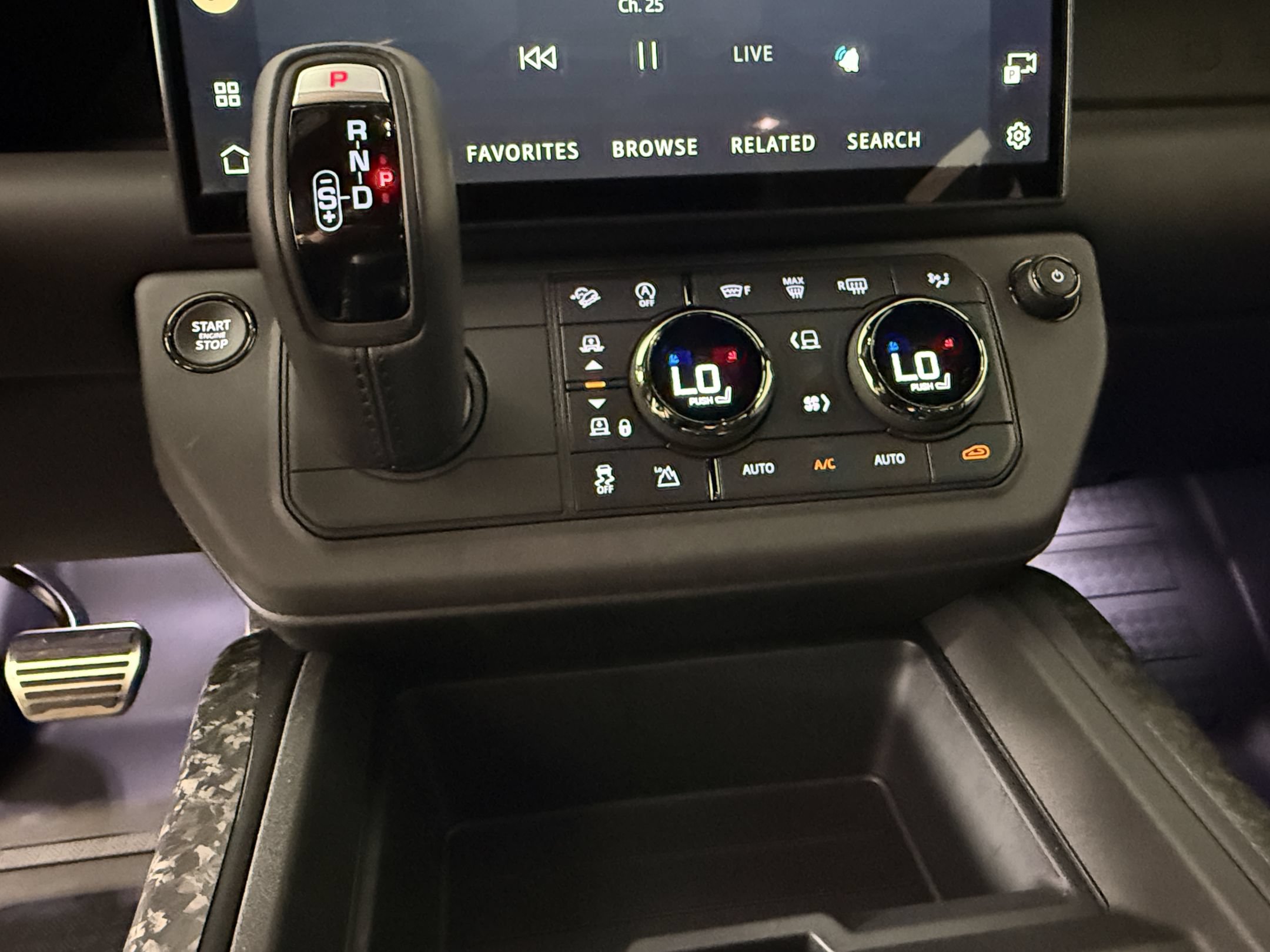 Used 2026 Land Rover Defender 110 OCTA AWD/4WD image 17