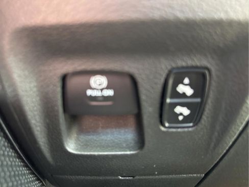 Used 2019 RAM 1500 Laramie AWD/4WD image 42