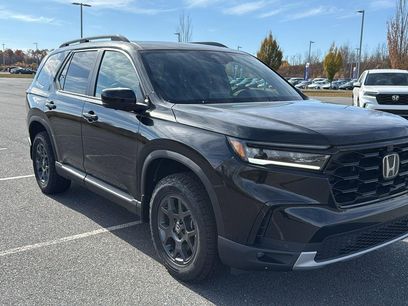 New 2025 Honda Pilot TrailSport