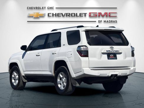 Used 2024 Toyota 4Runner SR5 AWD/4WD image 5