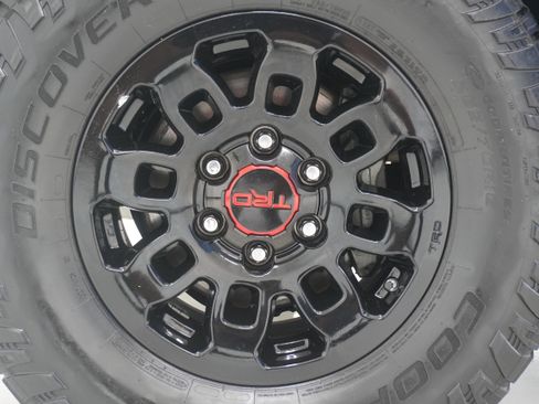 Used 2019 Toyota Tacoma TRD Pro AWD/4WD image 28