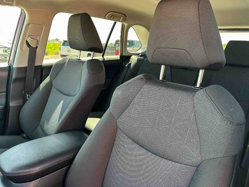 Used 2025 Toyota RAV4 XLE FWD image 14