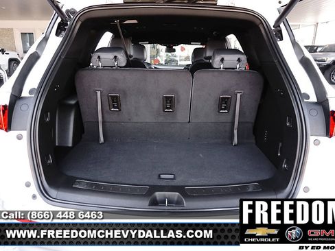 Used 2023 Buick Enclave Essence image 45