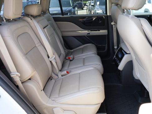 Used 2023 Lincoln Aviator Reserve w/ Equipment Group 201A RWD image 12