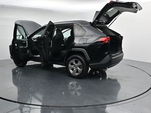 Used 2023 Toyota RAV4 XLE AWD/4WD image 40