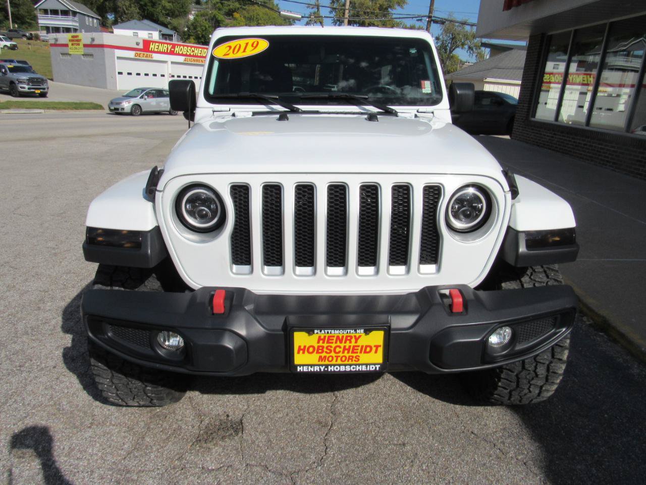 Used 2019 Jeep Wrangler Unlimited Sahara w/ Uconnect 4C Nav & Sound Group AWD/4WD image 2