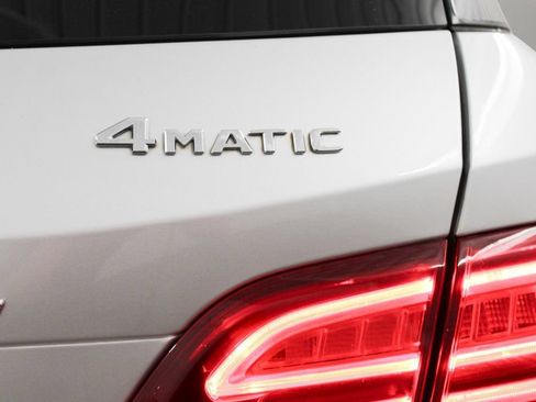 Used 2019 Mercedes-Benz GLE 400 4MATIC image 32