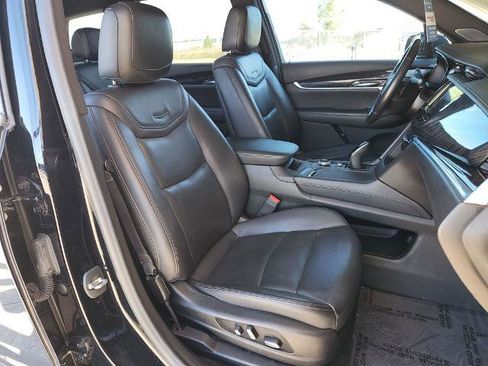 Used 2020 Cadillac XT6 Premium Luxury image 16
