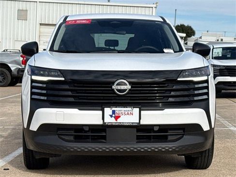 Used 2025 Nissan Kicks S image 3