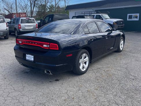 Used 2011 Dodge Charger SE RWD image 8