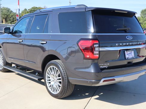 Used 2024 Ford Expedition Platinum image 8
