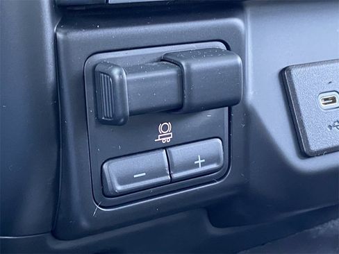 Used 2022 Chevrolet Silverado 1500 LTZ AWD/4WD image 36